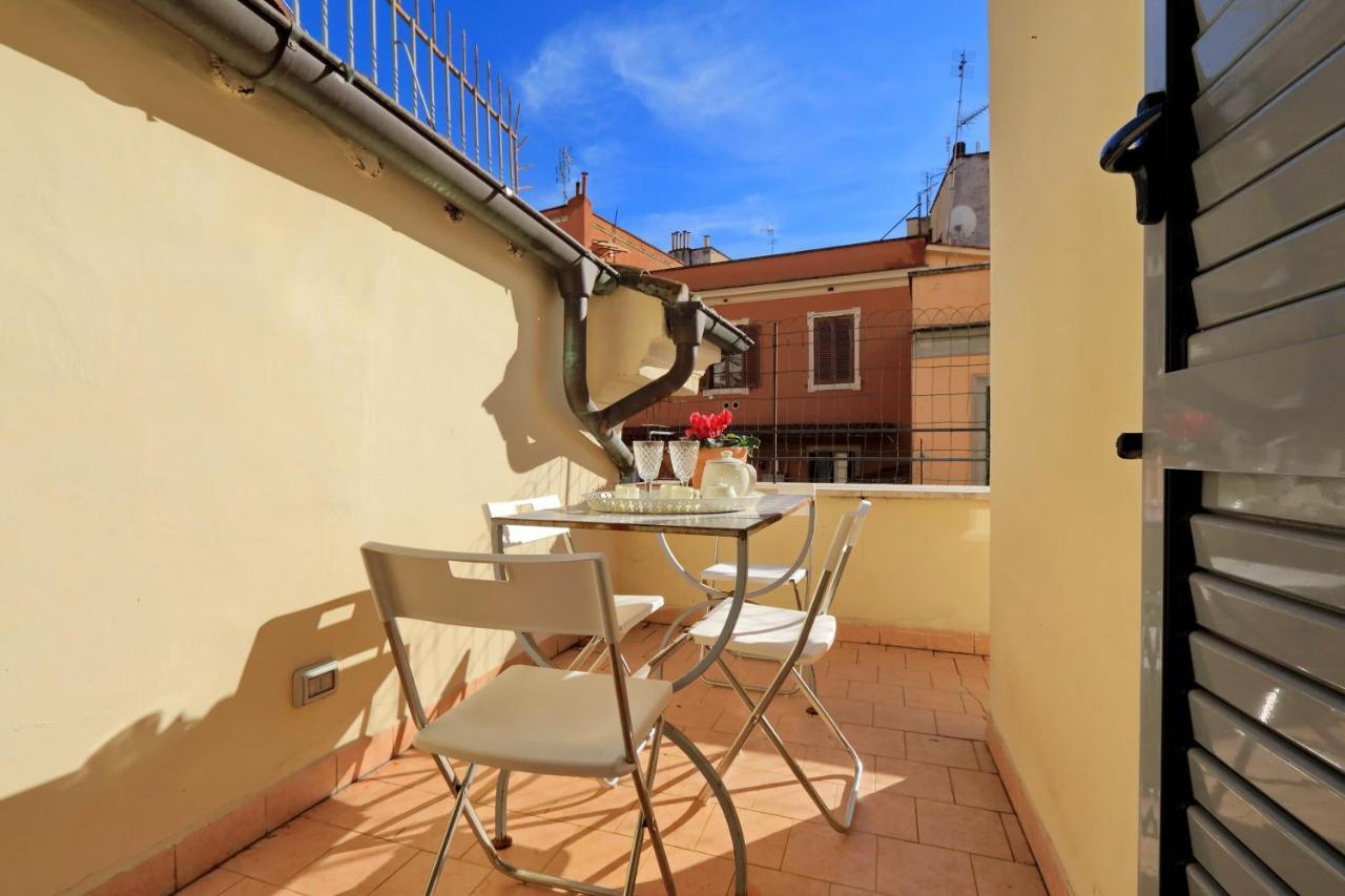 Monti Charming Apartment - Rome Short Let Service Luaran gambar
