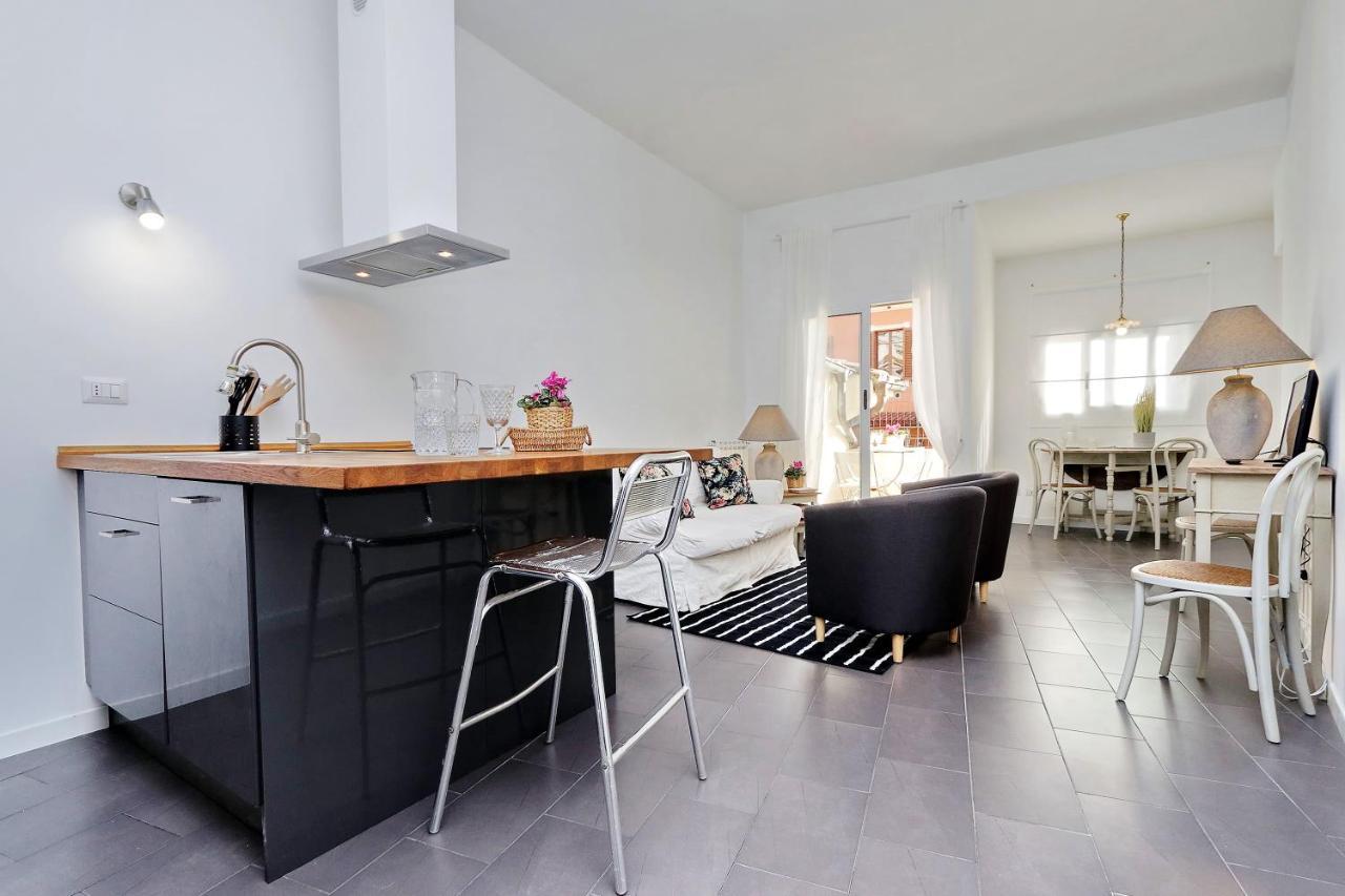 Monti Charming Apartment - Rome Short Let Service Luaran gambar