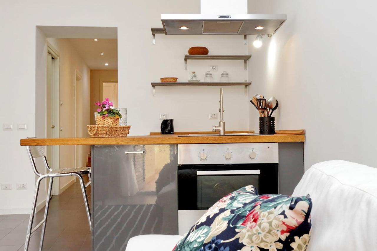 Monti Charming Apartment - Rome Short Let Service Luaran gambar